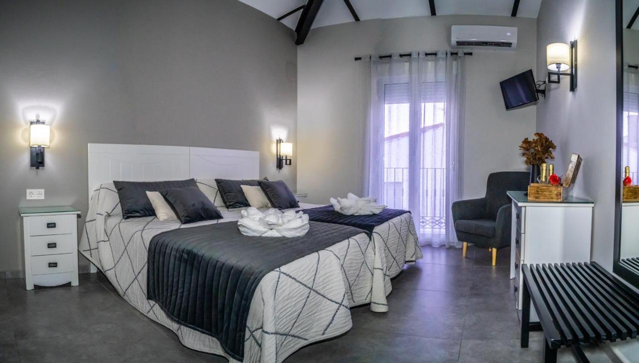 Apartamentos Turisticos El Altozano Fuentes de León Eksteriør billede