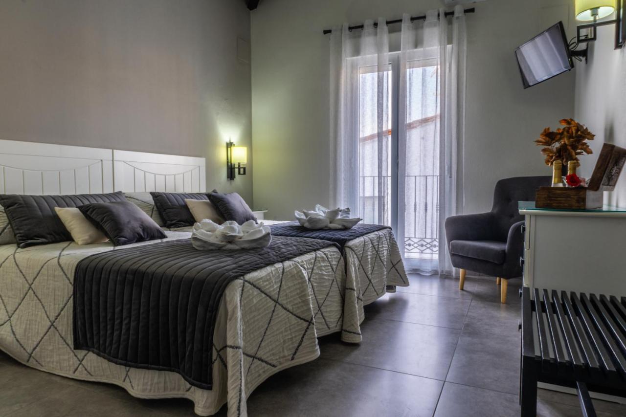 Apartamentos Turisticos El Altozano Fuentes de León Eksteriør billede