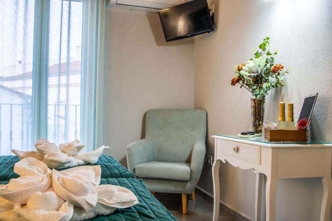 Apartamentos Turisticos El Altozano Fuentes de León Eksteriør billede